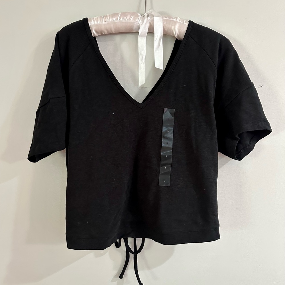 Black Banana Republic cropped criss-cross back short sleeve shirt, size L, NWOT - Picture 2 of 6